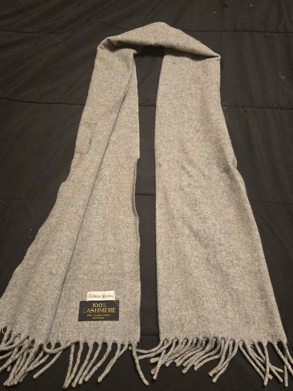 Neiman Marcus 100% Cashmere Gray Scarf